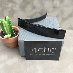 COPY - COPY - Barrette Black Acetate Large stays …